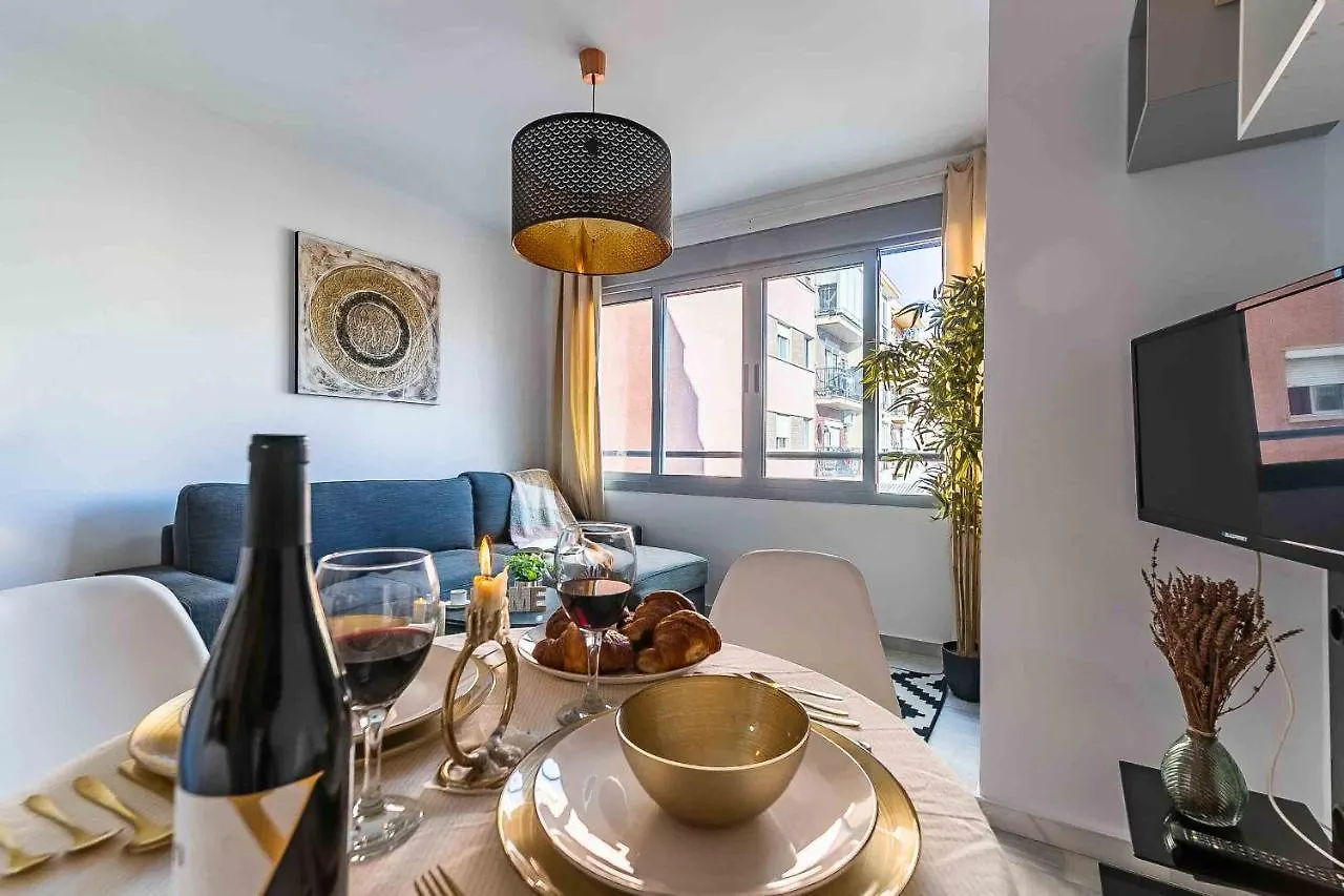 Carlos Haya Beautiful Apartment With Parking Μάλαγα