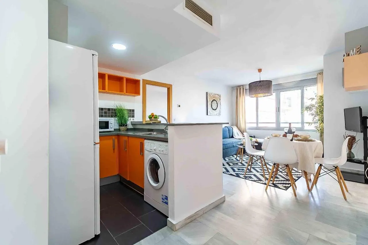 Carlos Haya Beautiful Apartment With Parking Μάλαγα