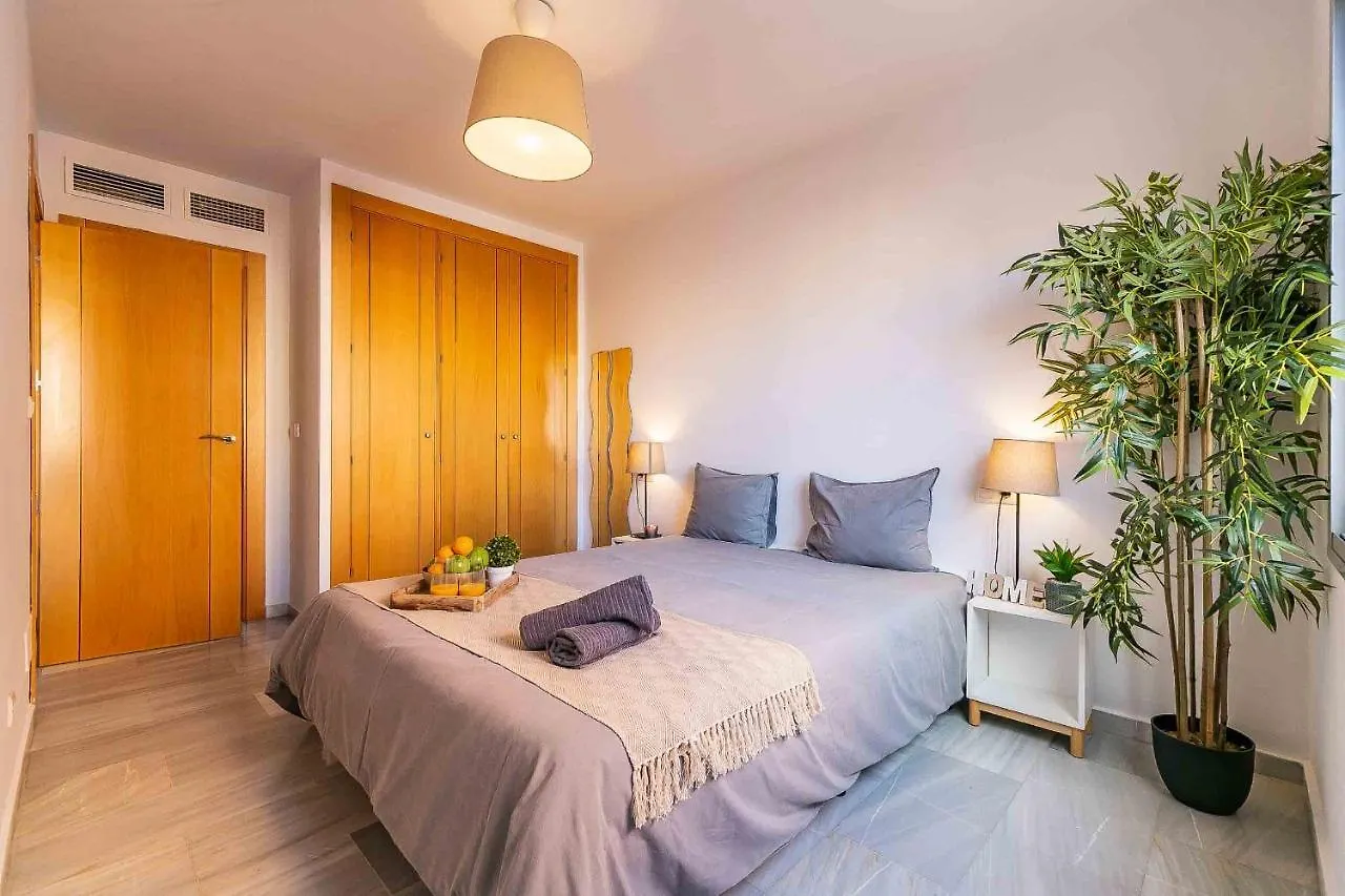 Carlos Haya Beautiful Apartment With Parking Μάλαγα